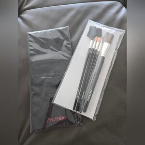 Shiseido Black Makeup Brush Set with Case NEW